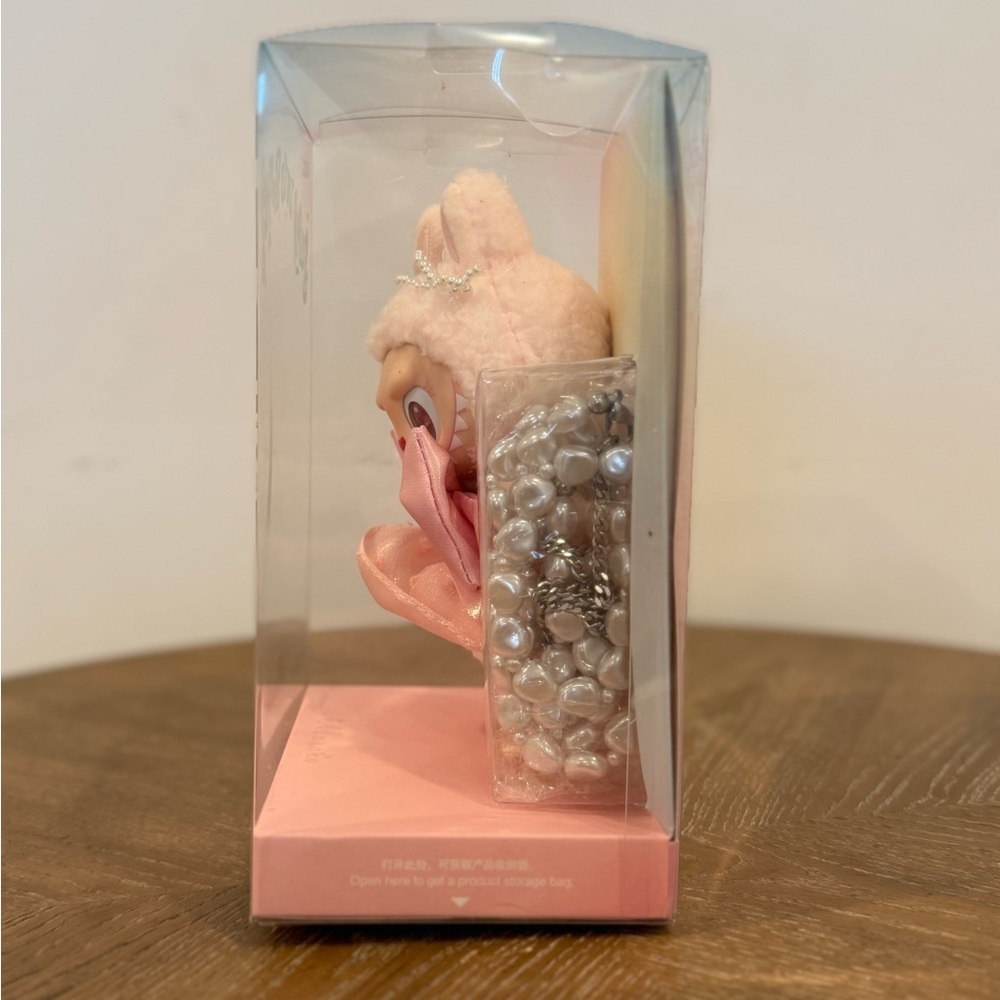 POP MART Mokoko Jump Into Summer Vinyl Plush Pendant – New in Box - Picture 4 of 5